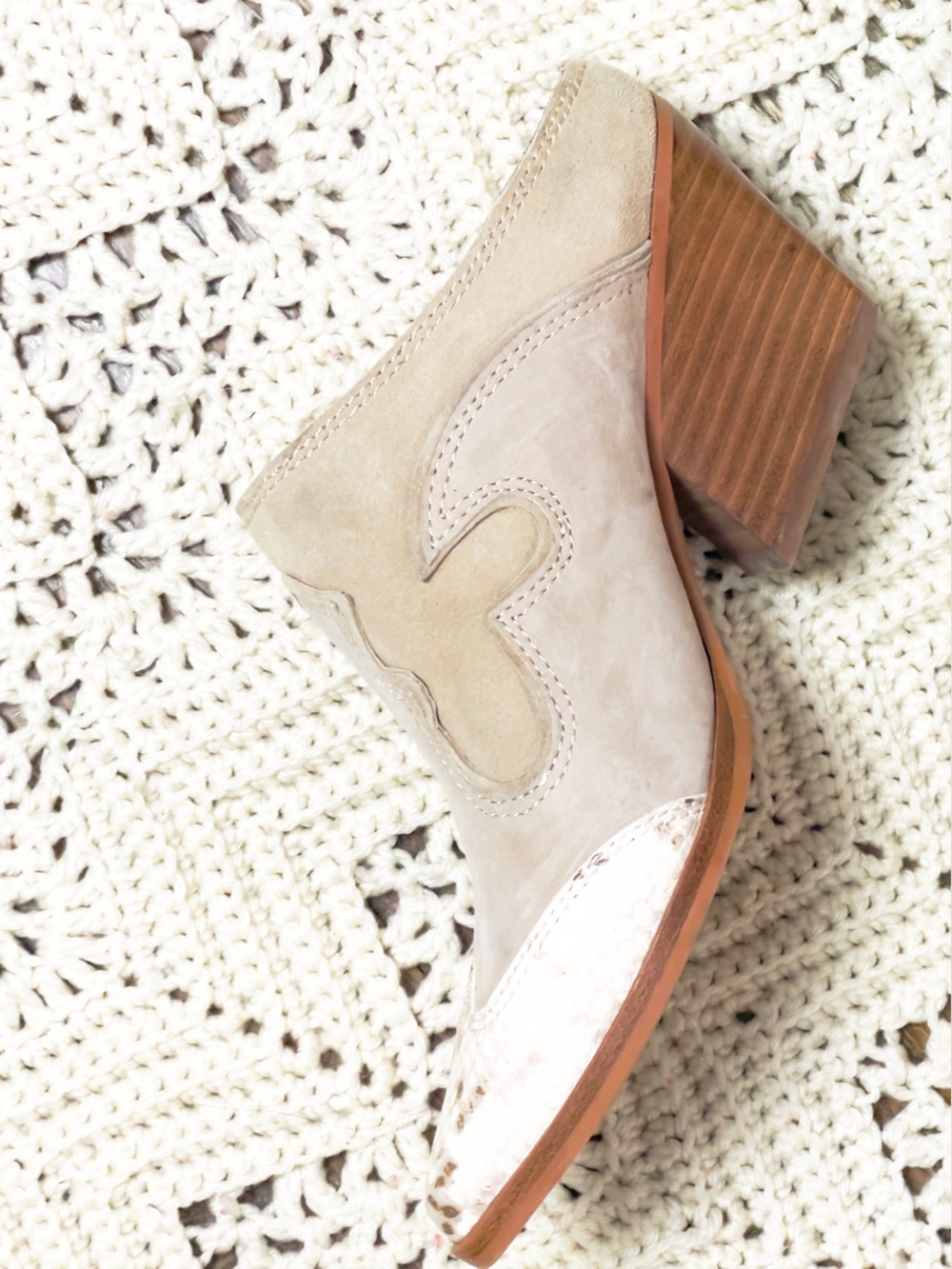 Dolce Vita Lars Dune Suede size 8